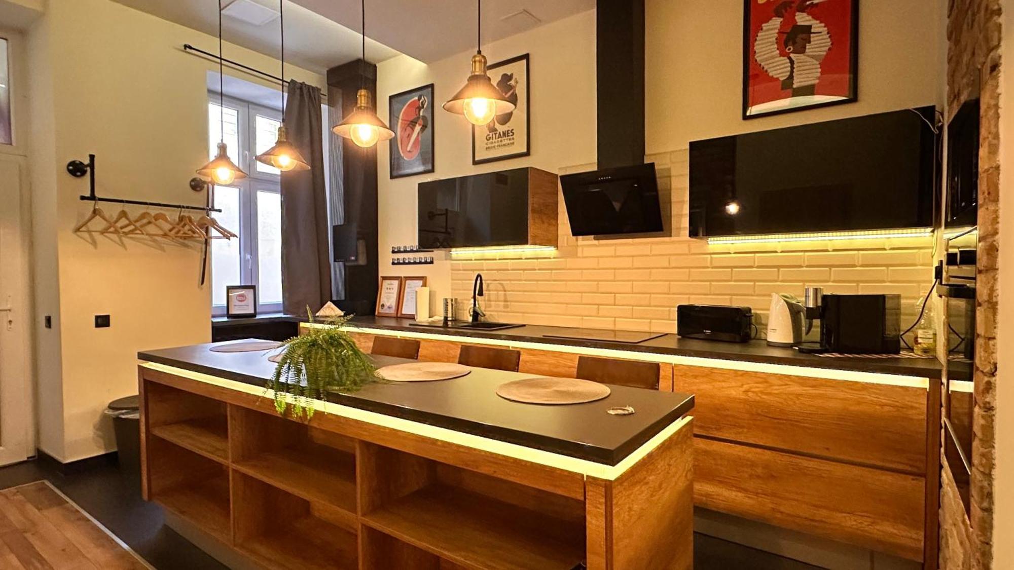 Ultra Modern Home บูดาเปสต์ ภายนอก รูปภาพ
